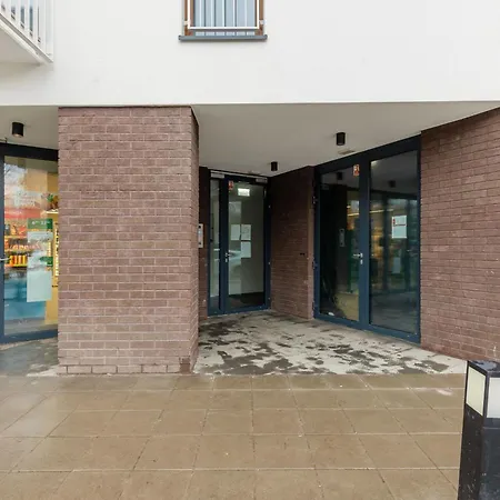 Lux Studio In By Renters Prestige *