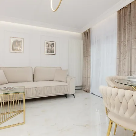 Lux Studio In By Renters Prestige