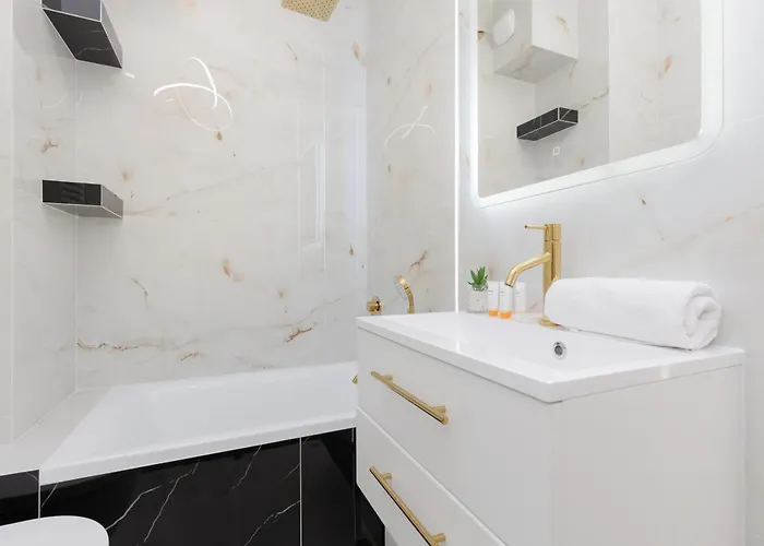 Lux Studio In By Renters Prestige شقة