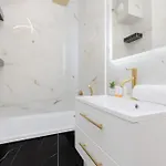 Lux Studio In By Renters Prestige شقة