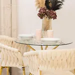 Lux Studio In By Renters Prestige *