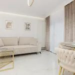 Lux Studio In By Renters Prestige